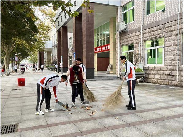校园晨扫 校园晨扫.JPG